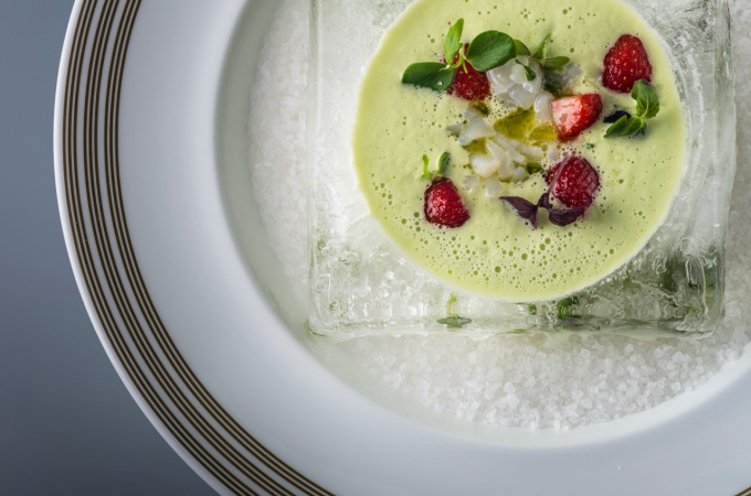 Okurková polévka s cevichem z mušlí : Miroslav Grusz