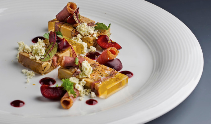 Foie gras s kachnou, Sauternes želé a třešněmi : Petr Hajný : Chagall’s Club Restaurant